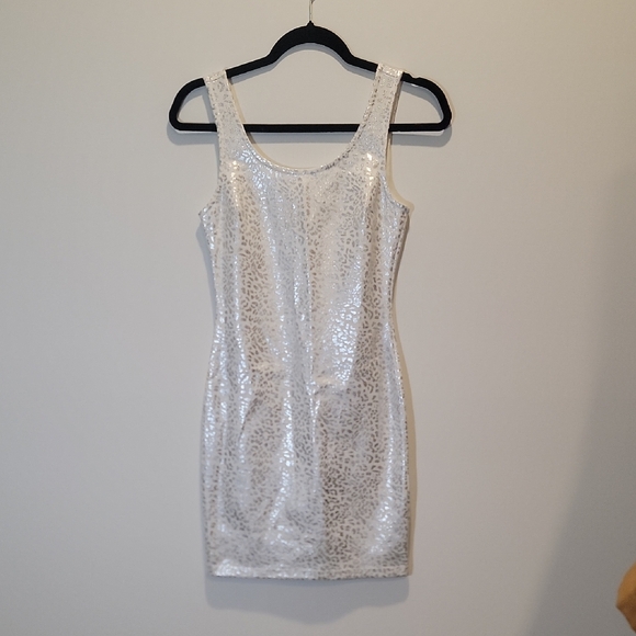 Charlotte Russe Dresses & Skirts - Charlotte Russe Silver Leopard Bodycon Dress - Size Small